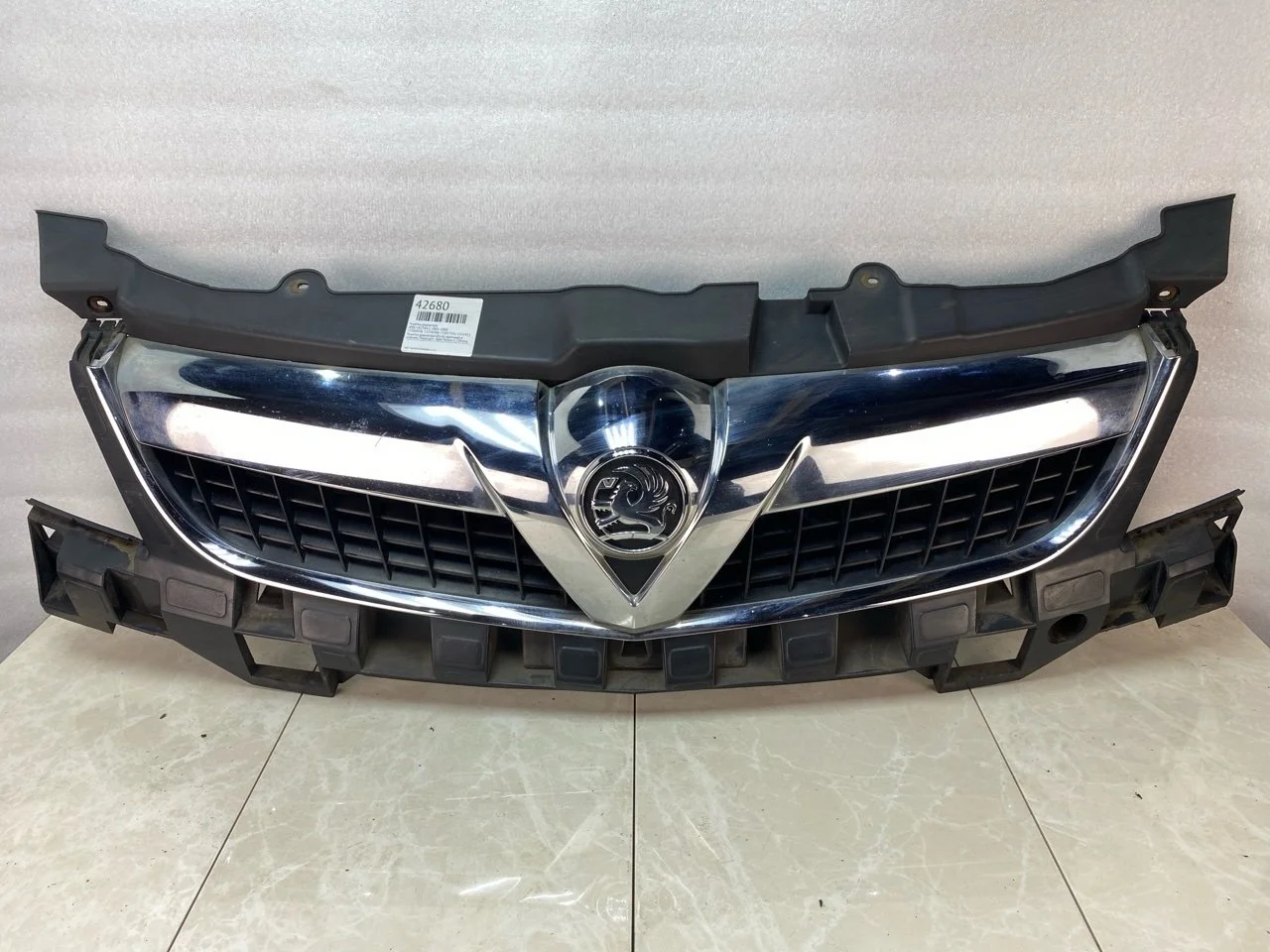 Решетка радиатора Opel Vectra C 2005-2008 13260028