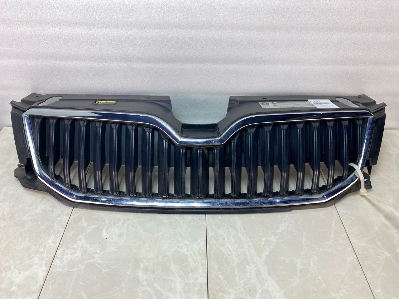 Решетка радиатора Skoda Octavia A7 2013-2017 5E0853653