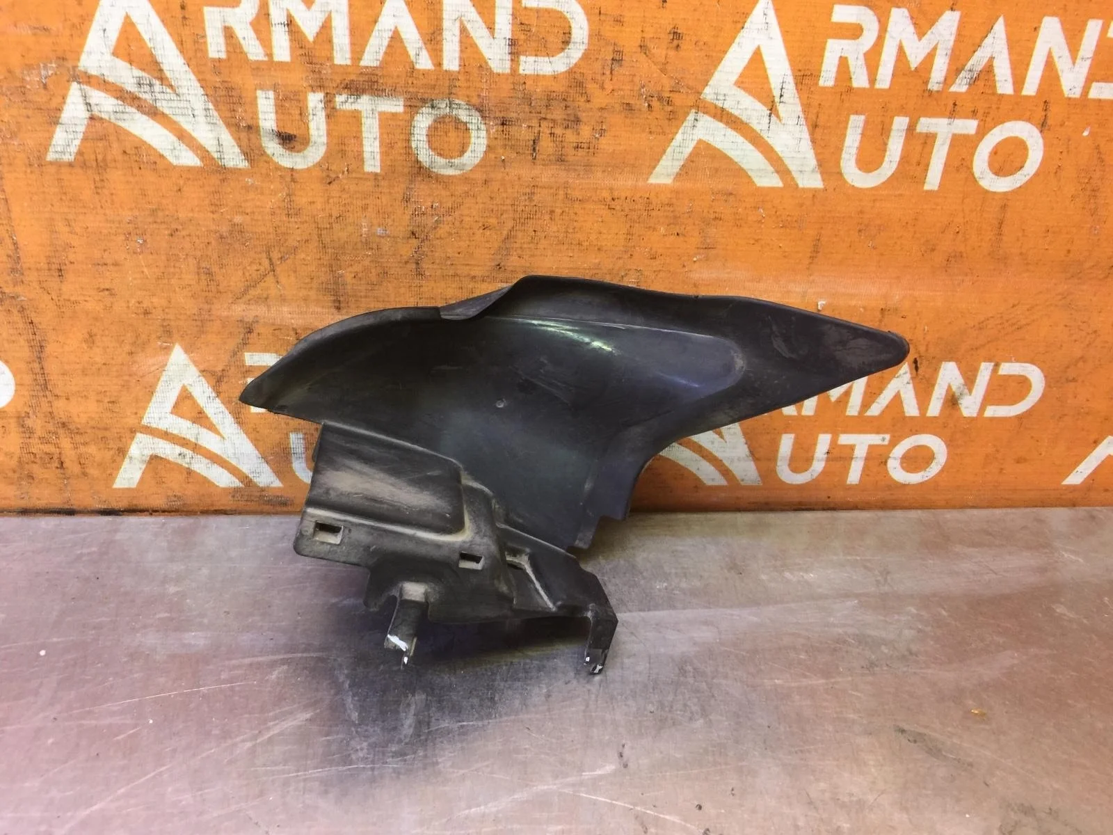 Дефлектор радиатора Volvo S60 2010-2018