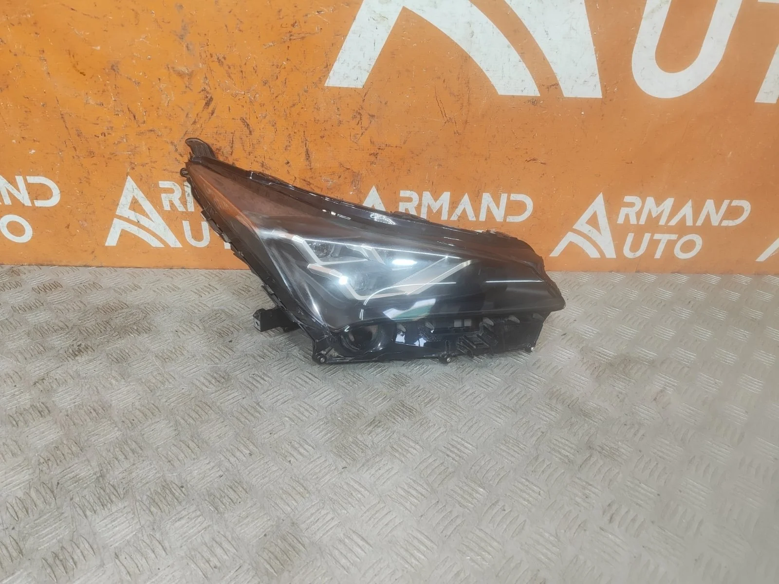 Фара Lexus NX 2017-2021