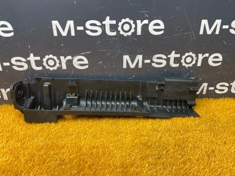 Кронштейн радиатора Bmw X3 2013 17117593839 F25 N47D20C, правый