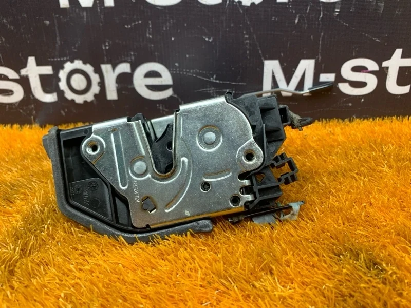 Замок двери Bmw 1-Series 2009 51227229459 E87 N46B20B, задний левый