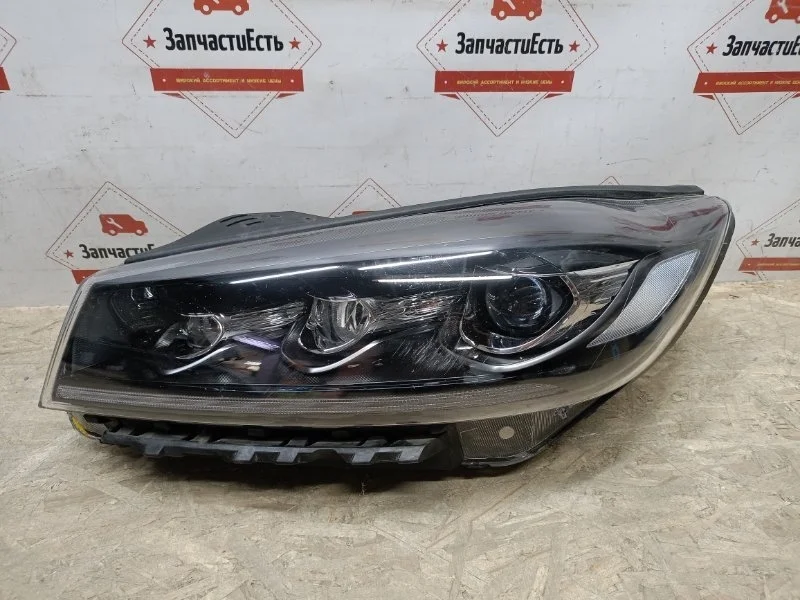 Фара левая Kia Sorento 3 2017-2020 92101C5600 UM