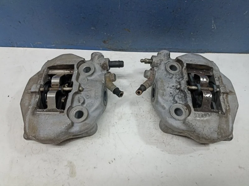 Суппорта тормозные Toyota Celsior 4773050160 UCF31 4.3 3UZ-FE, задняя