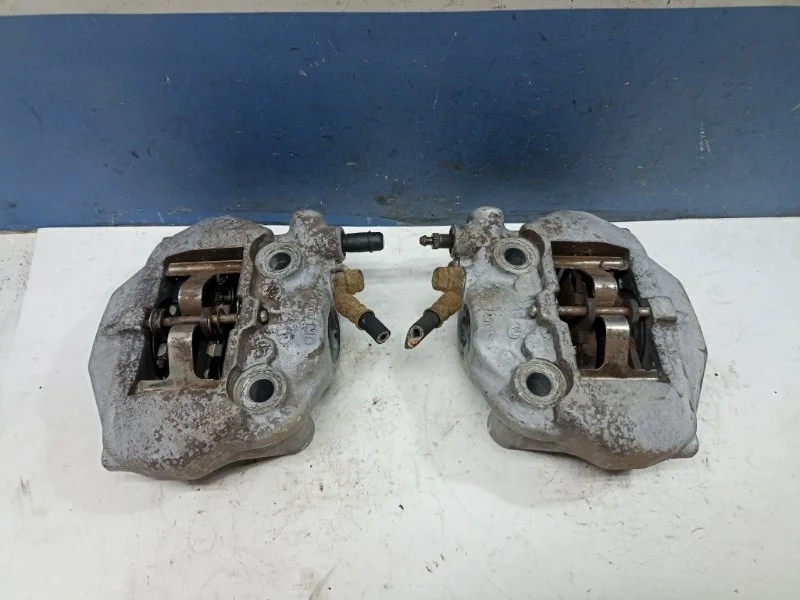 Суппорта тормозные Toyota Celsior 4773050160 UCF31 4.3 3UZ-FE, задняя