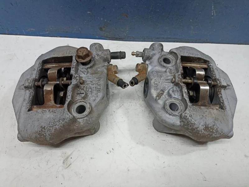 Суппорта тормозные Toyota Celsior 4773050160 UCF31 4.3 3UZ-FE, задняя