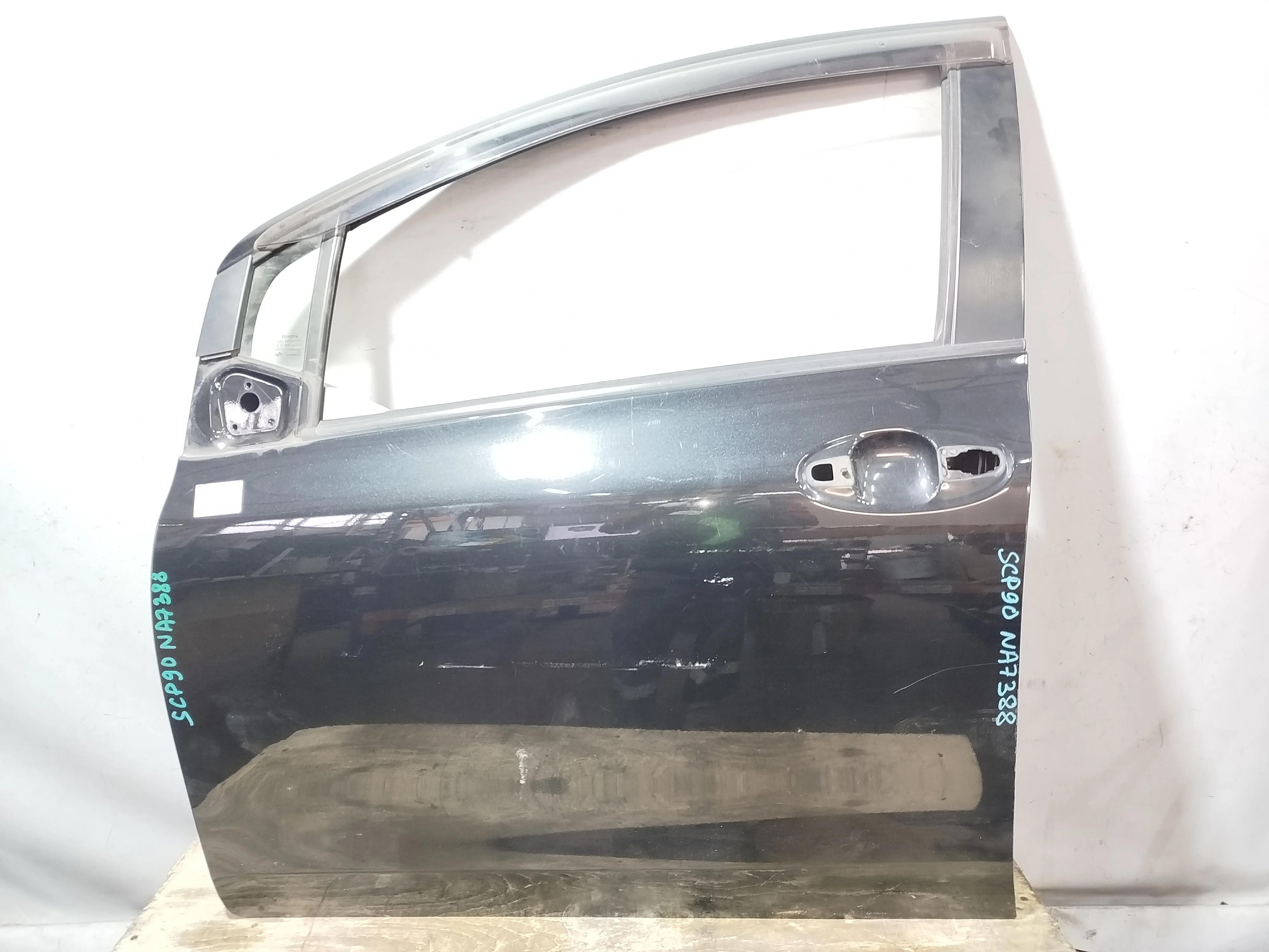 ДВЕРЬ TOYOTA VITZ YARIS KSP90 NCP90 NCP91 NCP95 NLP90 NSP90 SCP90 ZSP90 6700252340 ПЕРЕДНЯЯ ЛЕВАЯ 5 DOOR черный, 209 NA7388