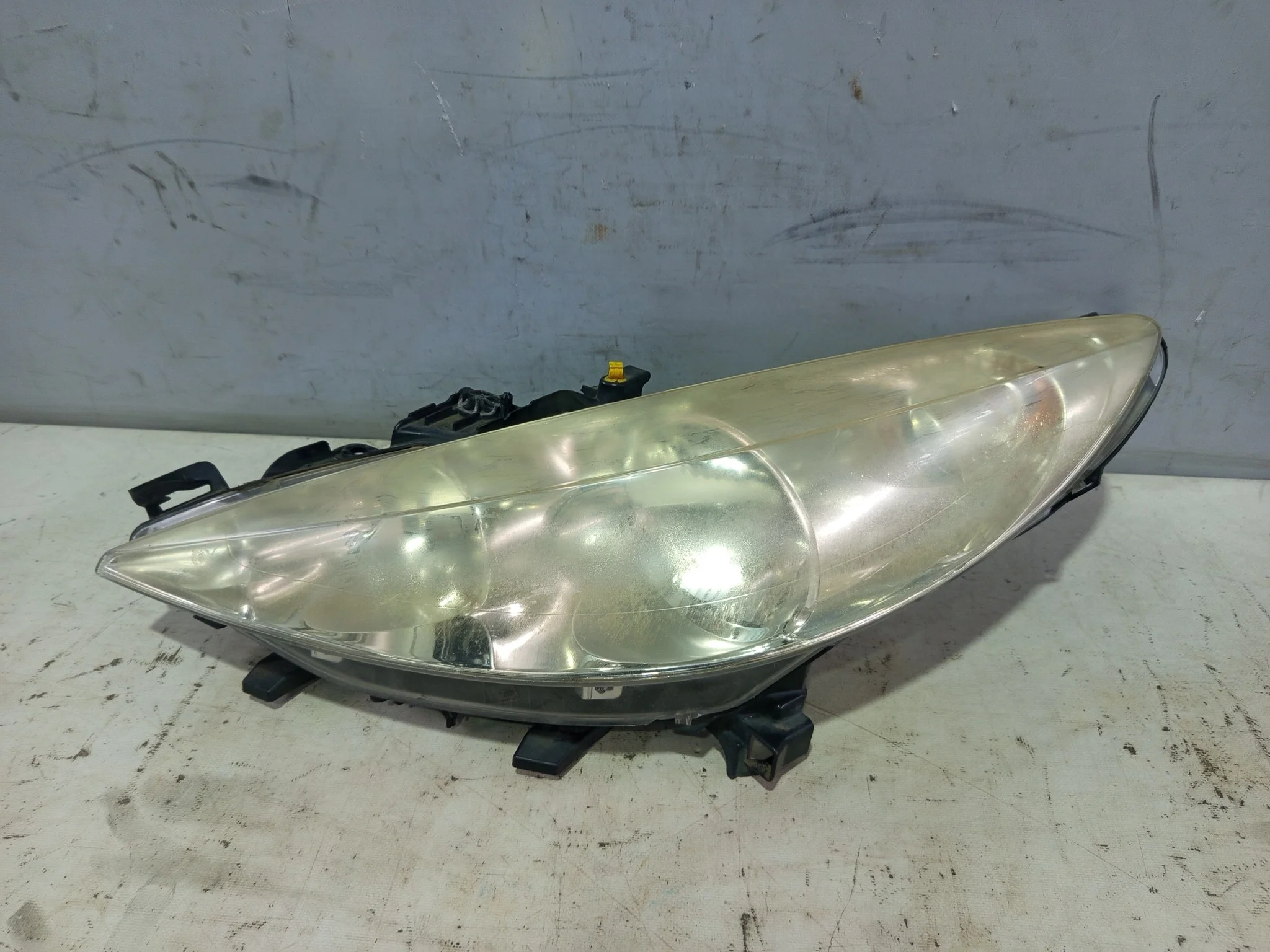 ФАРА PEUGEOT 207 WA WB WC WK 89900874 ГАЛОГЕН ЛЕВАЯ 620897 FE026