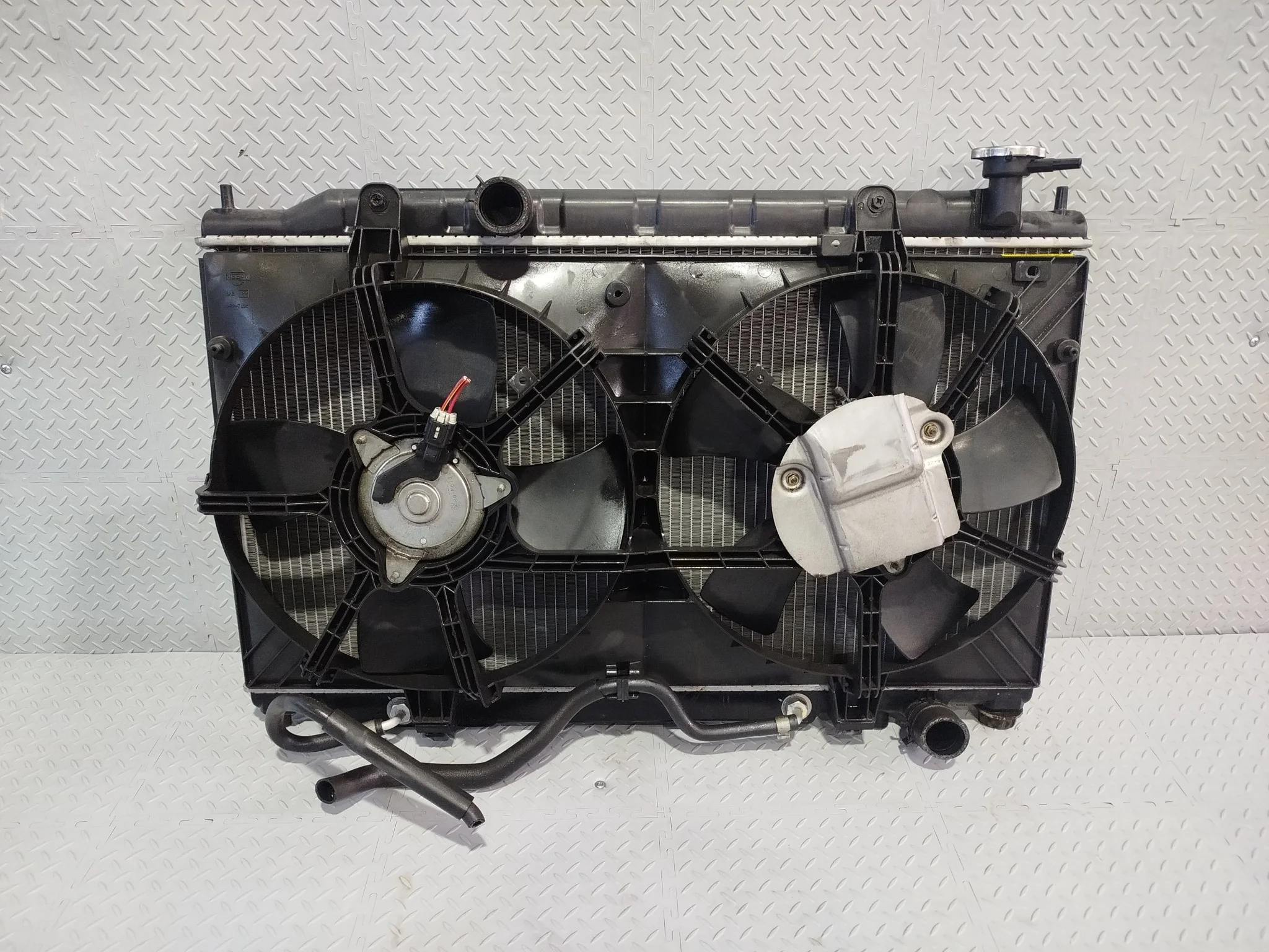 РАДИАТОР ДВИГАТЕЛЯ NISSAN VQ23-DE VQ35-DE TEANA J31 PJ31 АТМ 214609Y000 KB808Z