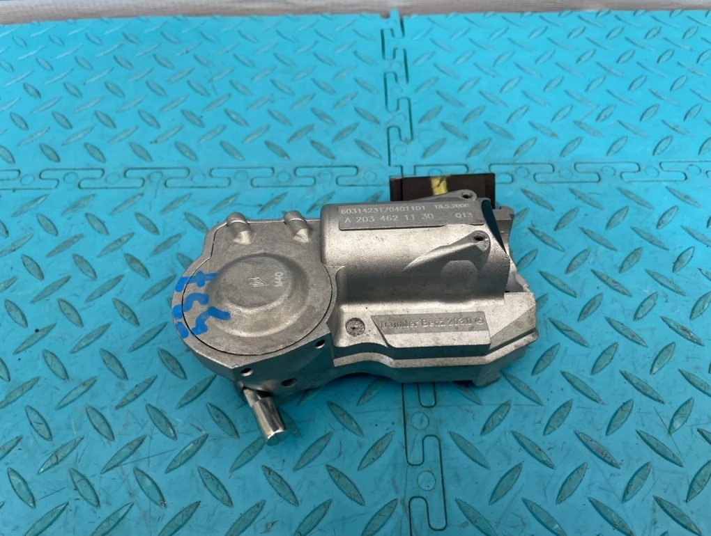 Блокиратор руля Mercedes-Benz C-Class 2006 A0355457732 W203 272.920 2.5