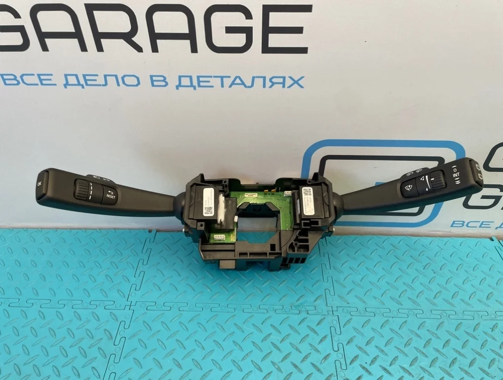Переключатель подрулевой Volvo V40 2013 31456047 MV B4164T 1.6