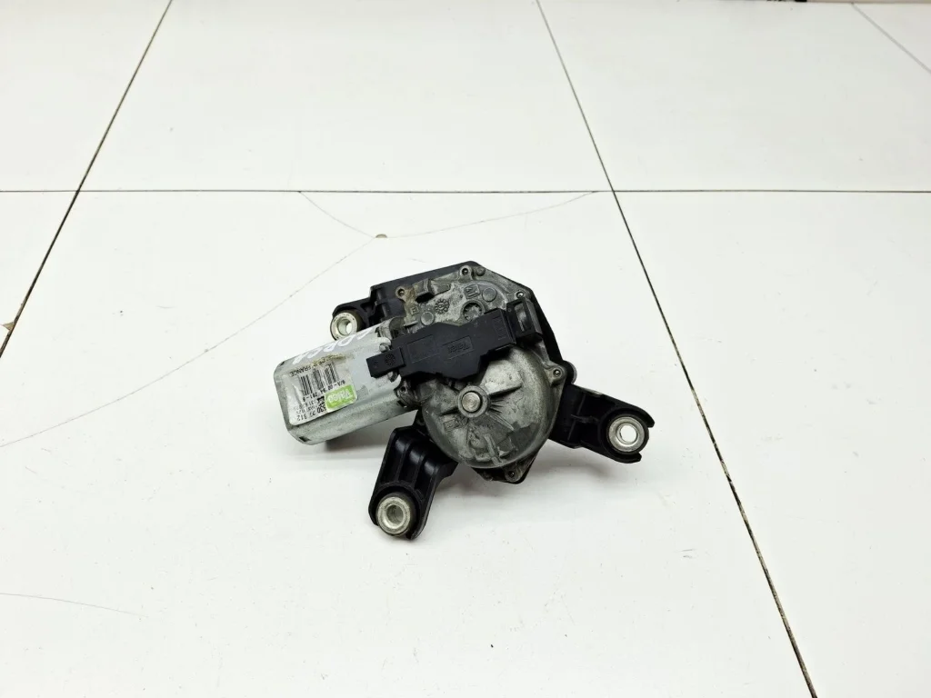 Моторчик стеклоочистителя задний Opel Corsa D