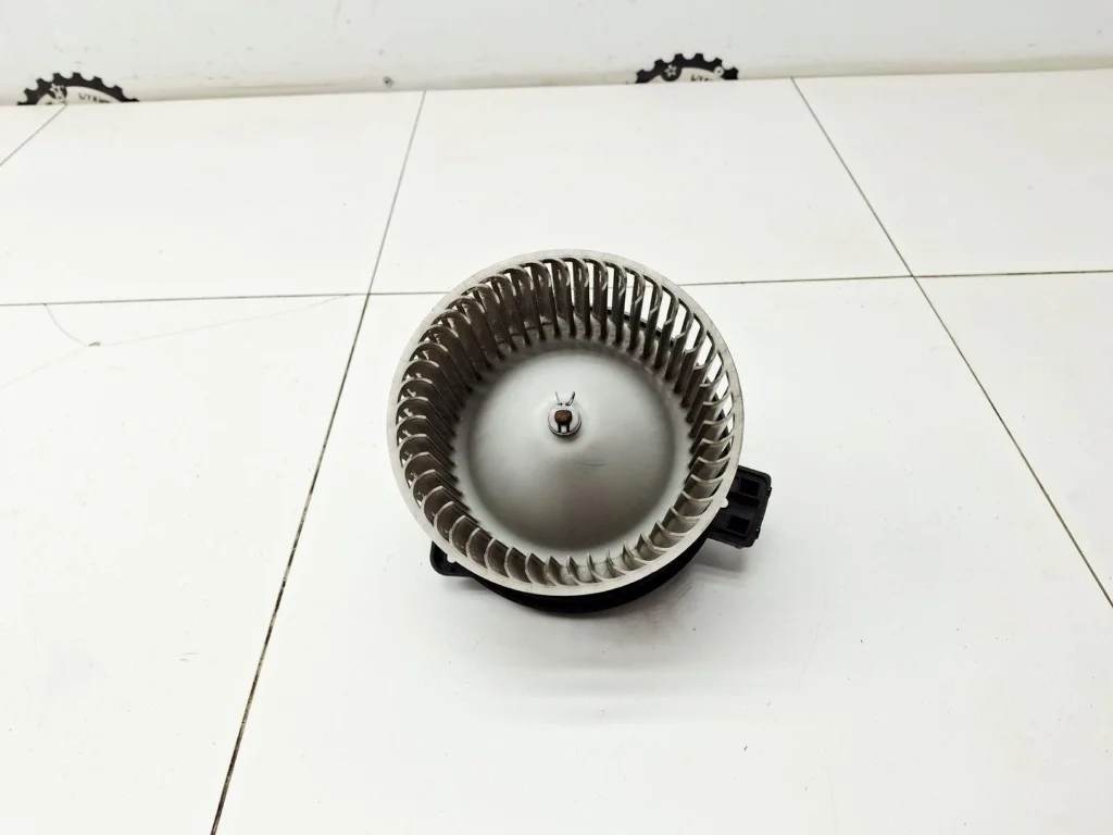 Моторчик печки Mazda 6 2009 GH