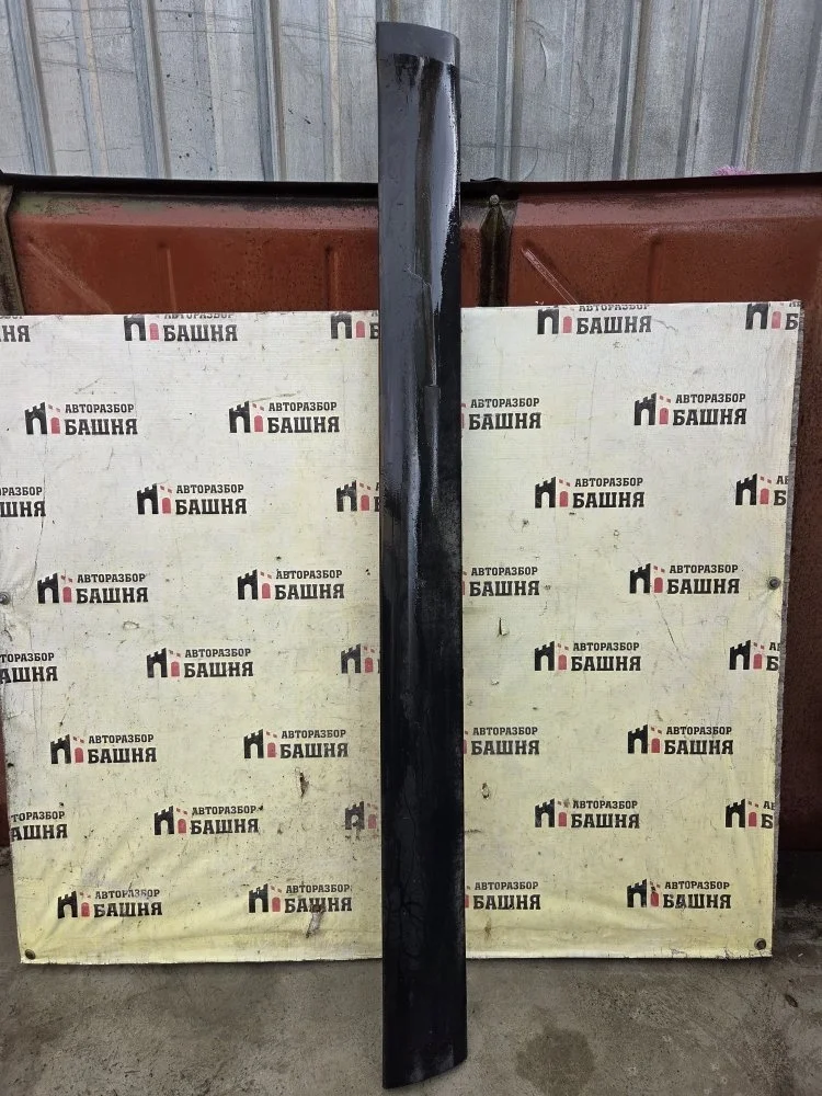 Порог (пластиковая накладка) Skoda Yeti 5L0853856A, правый