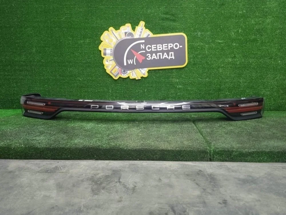 Фонарь внутренний Porsche Cayenne 2018 9Y0945081AD 9YA DCBE