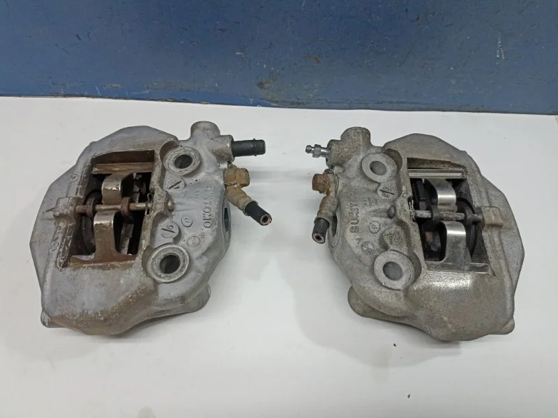 Суппорта тормозные Toyota Celsior 4773050160 UCF30 4.3 3UZ-FE, задняя