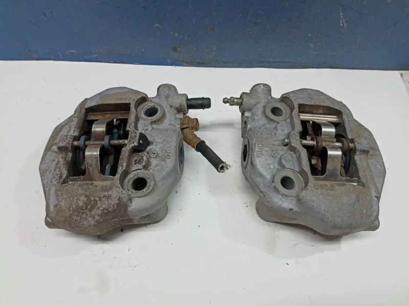 Суппорта тормозные Toyota Celsior 4773050160 UCF30 4.3 3UZ-FE, задняя