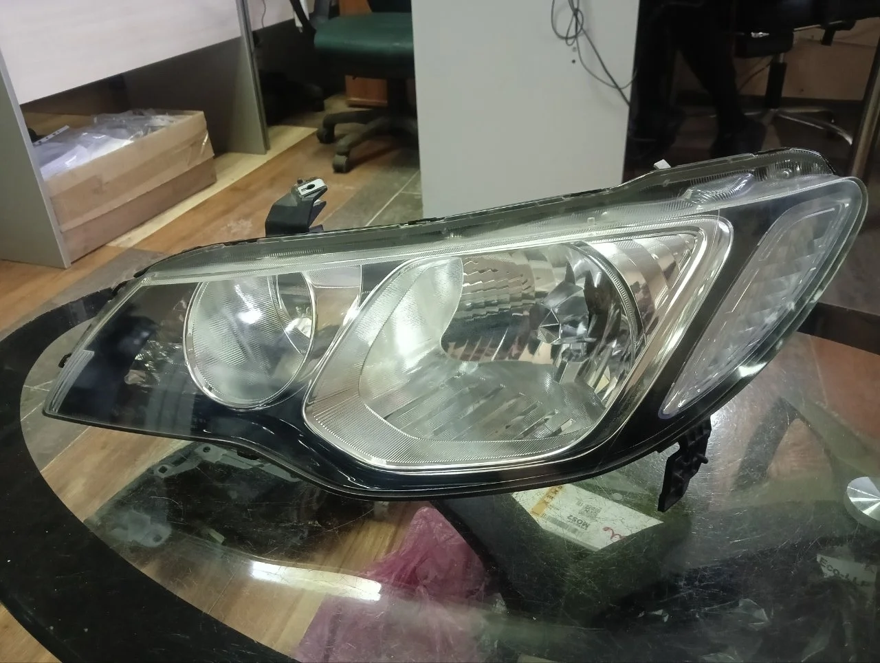 Фара галоген Honda Civic 8 2006-2008 33151SNBE03 4D, левая