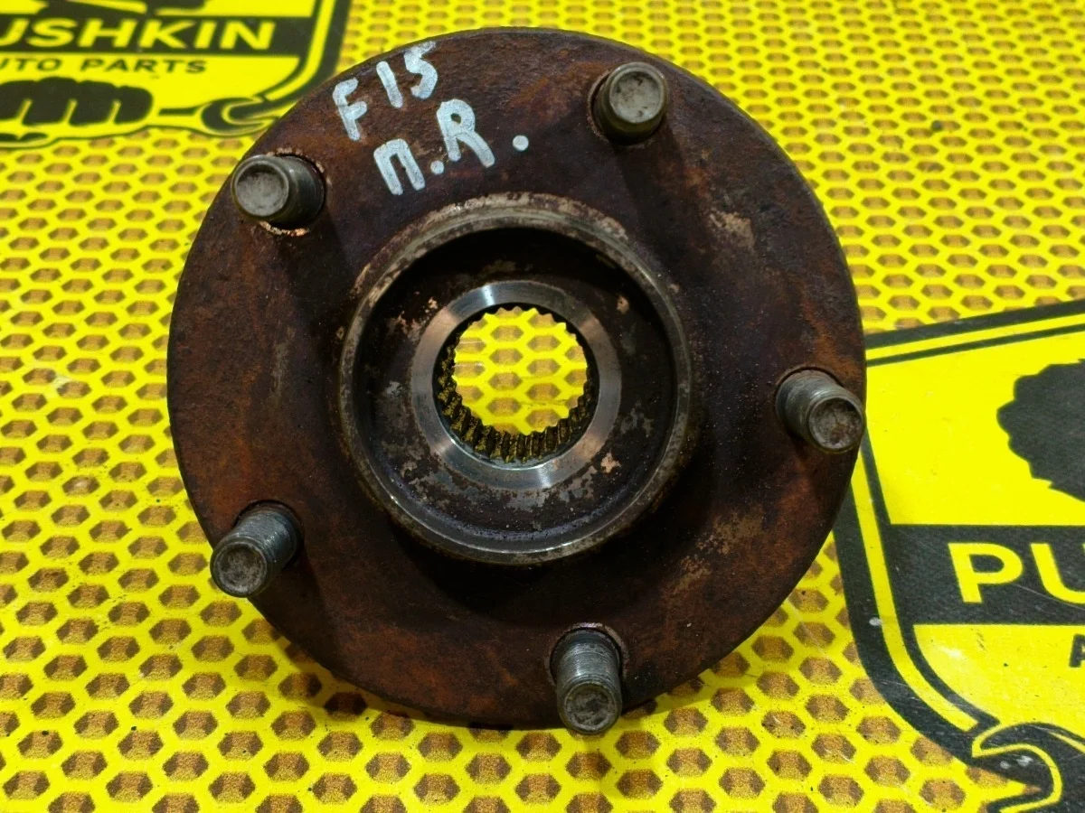 Ступица Nissan Juke 2011 402021KA0A F15 MR16DDT, передняя правая