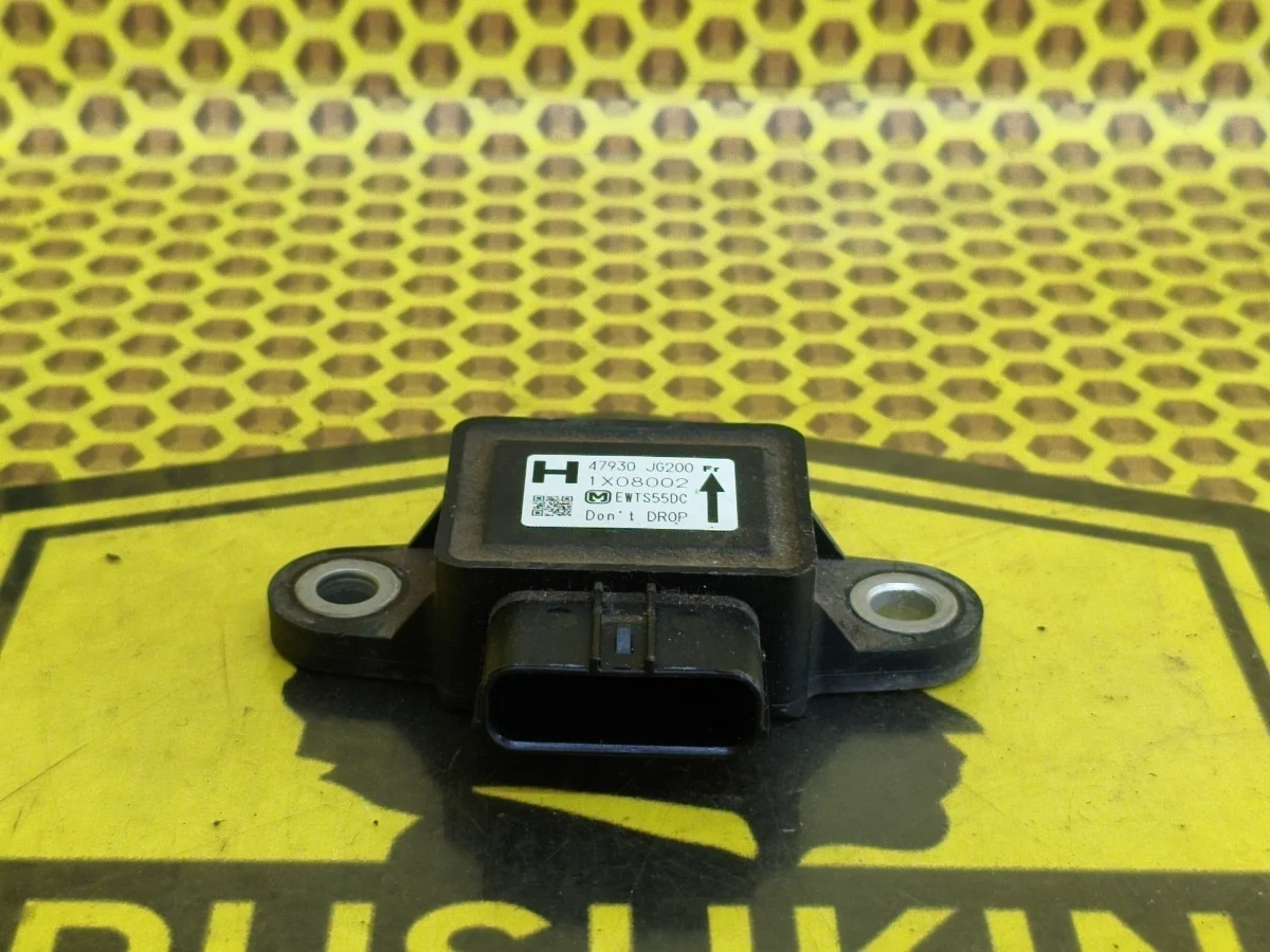Датчик ускорения Nissan Juke 2011 47930JG200 F15 MR16DDT