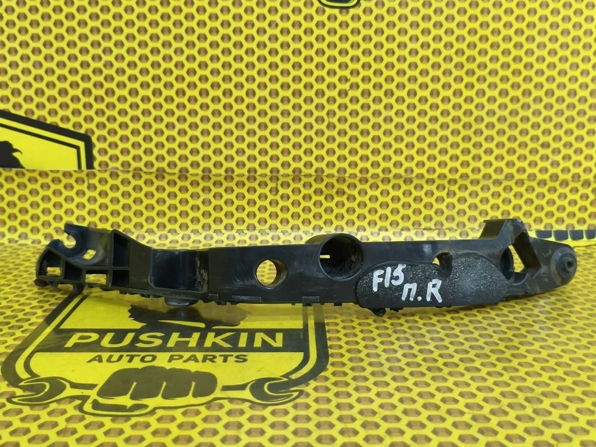 Кронштейн бампера Nissan Juke 2011 62222BA60A F15 MR16DDT, передний правый