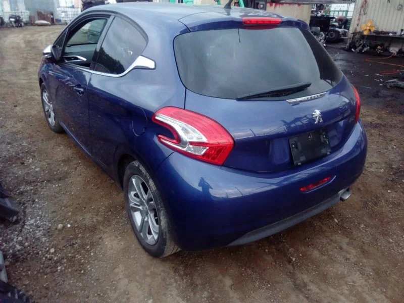 Продажа Peugeot 208 1.2 (82Hp) (EB2) FWD MT по запчастям