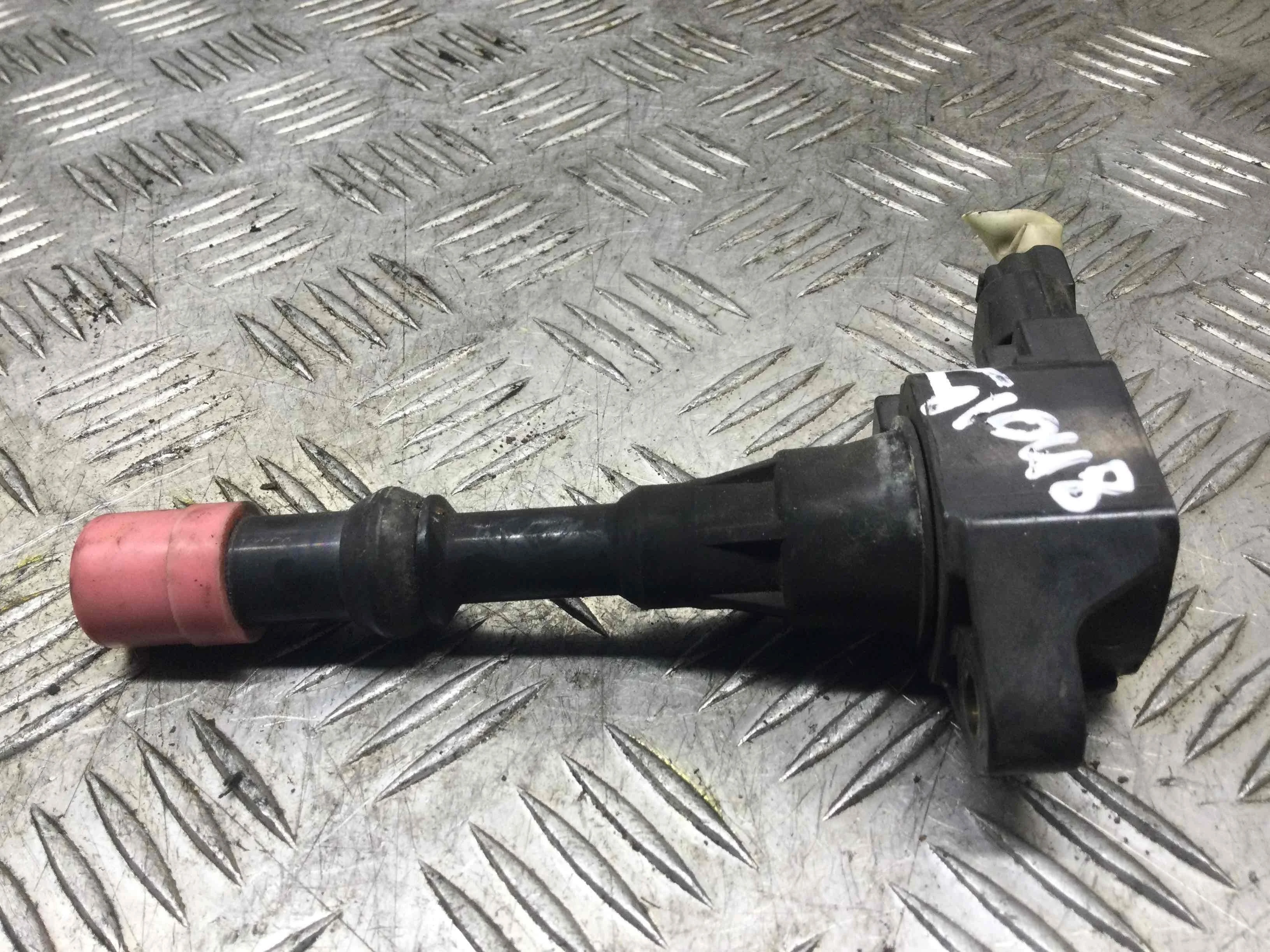 Катушка зажигания Honda Jazz 1 поколение [рестайлинг] (2004-2008) бензин 1.2 i Механика Х/б