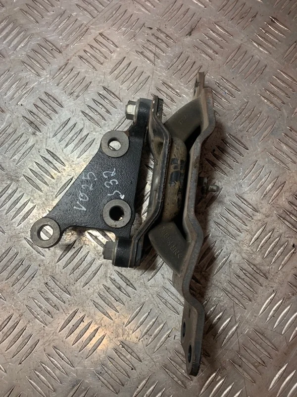 Подушка АКПП Nissan Teana 11220JN01A J32 VQ25DE