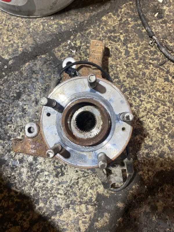 Кулак поворотный Kia Sorento 2011 517161U000 XM 3.5 G6DC, передний правый