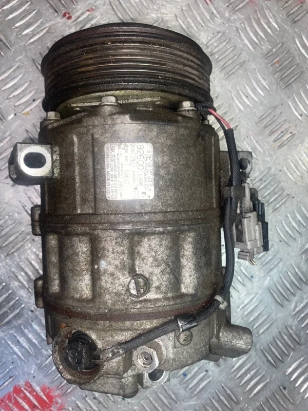 Компрессор кондиционера Nissan Serena 92600CY09E MR20DE