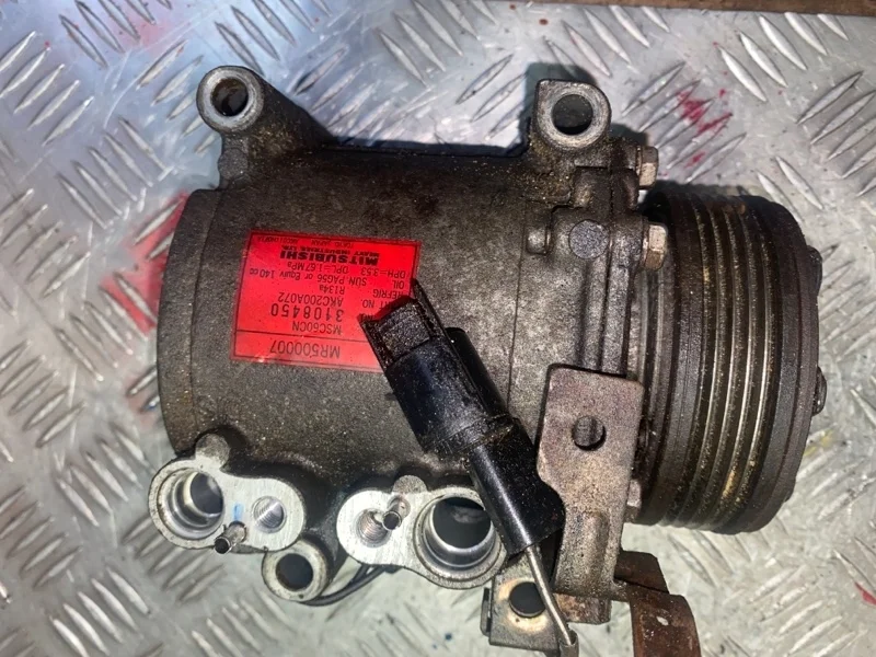 Компрессор кондиционера Mitsubishi Lancer 9 MR500007 4G13
