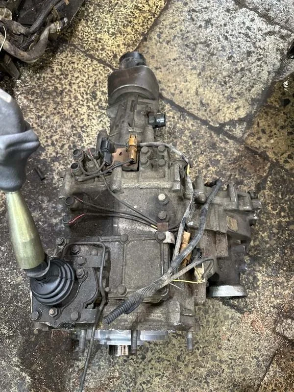 Раздаточная коробка Mitsubishi Pajero MR165996 2 6G74