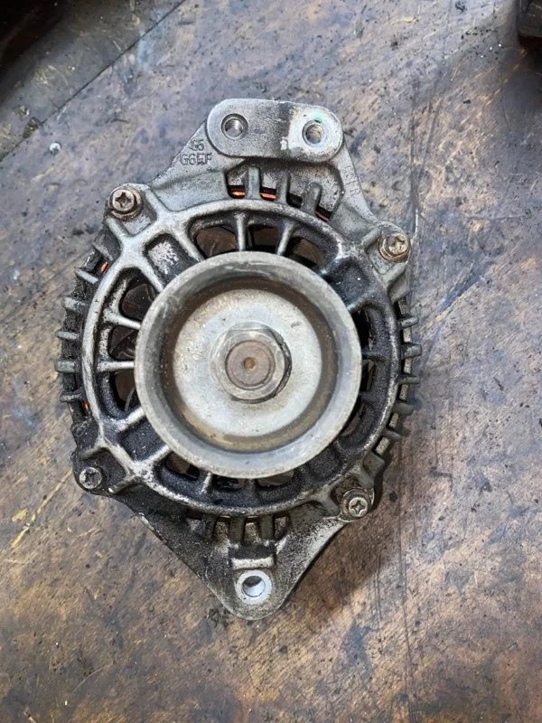 Генератор Mitsubishi Pajero 2 MD141855 2 6G72 12V