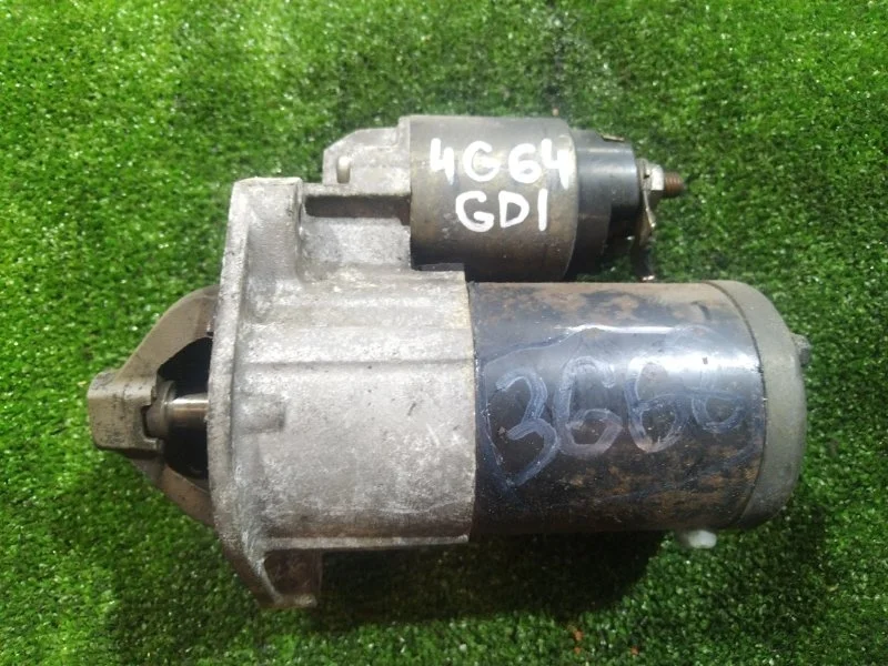 Стартер Mitsubishi Chariot Grandis M000T20672 4G64 GDI