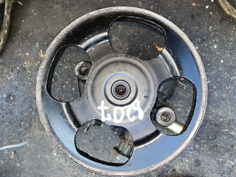 Насос гидроусилителя руля Mitsubishi Lancer MN184075 4G18