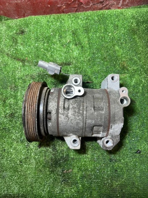 Компрессор кондиционера Mazda 6 Z0004400A LF 2.0
