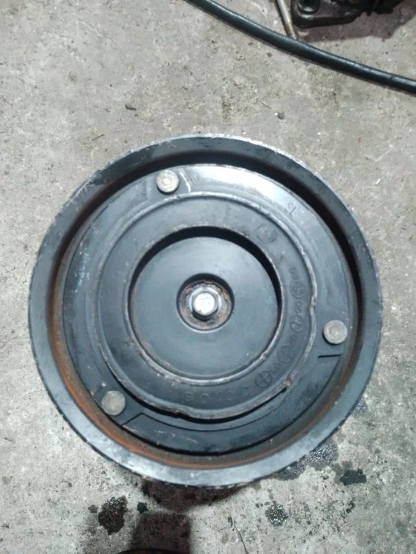 Компрессор кондиционера Mazda 6 Z0004399A LF 2.0