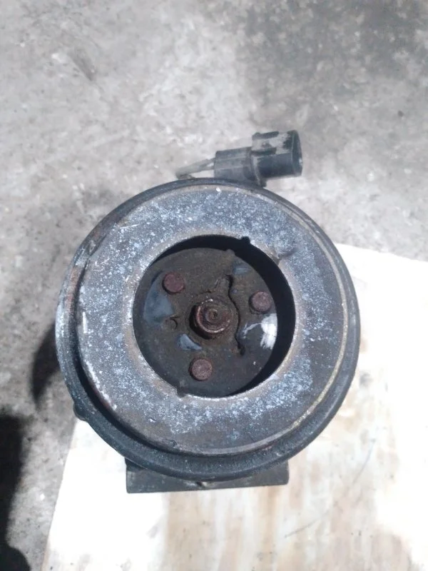 Компрессор кондиционера Mitsubishi Pajero 2 MR360532 2 6G72