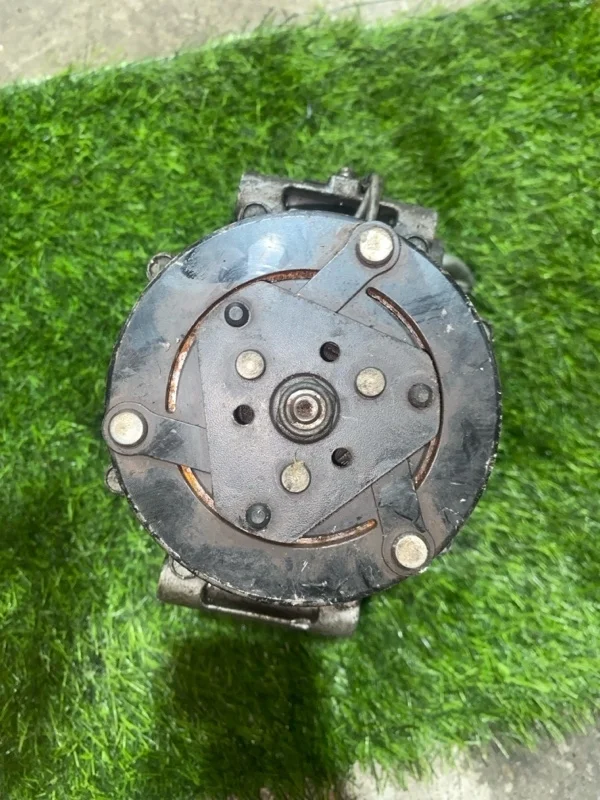 Компрессор кондиционера Mitsubishi Lancer 9 AKC200A205 4G18