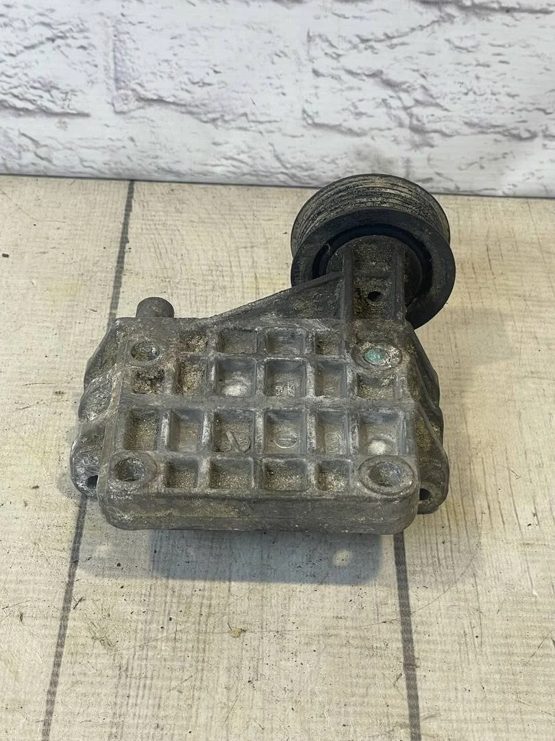 Кронштейн генератора