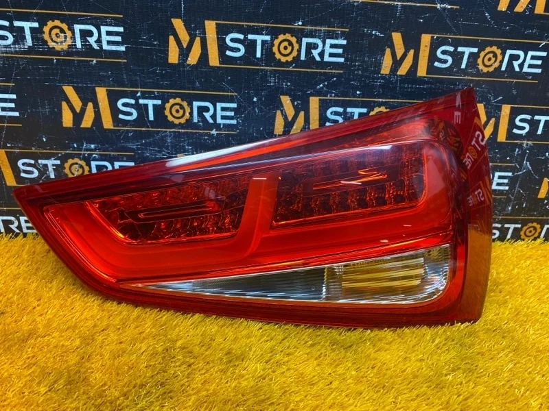 Фонарь крышки багажника Audi A1 2011 8X0945094B 8X CAX, правый