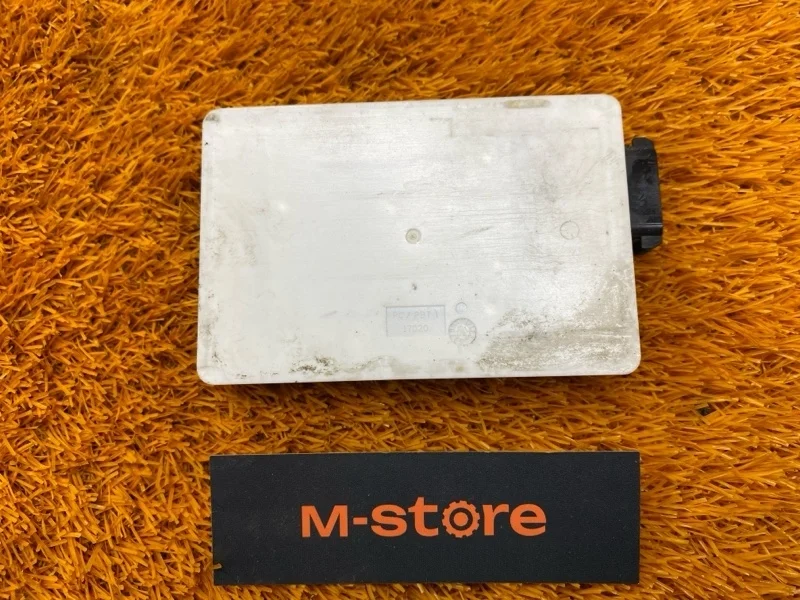 Датчик слепых зон (радарный датчик) Mercedes-Benz Cls-Class 2012 A0009050110 W218 276.952, задний