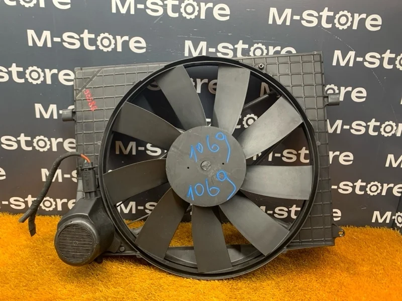 Вентилятор радиатора Mercedes-Benz S-Class 2000 A2205000093 W220 113.941