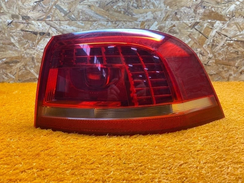 Фонарь задний Volkswagen Passat 2012 3AF945208B B7 CAXA, правый