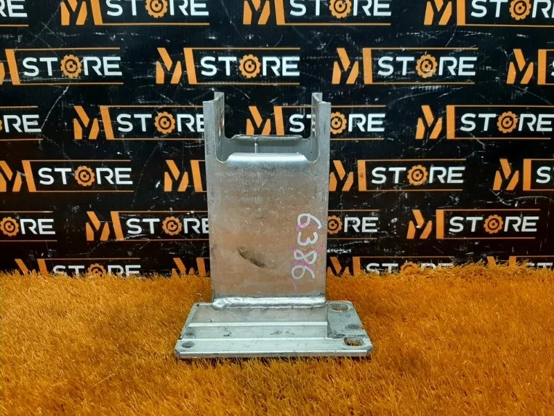 Кронштейн усилителя бампера Audi Q5 2010 8R0807133 8R CALB, передний левый