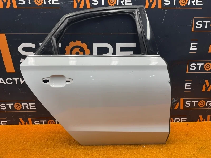 Дверь Audi A8 2011 4H0833052C D4/4H CGWA, задняя правая