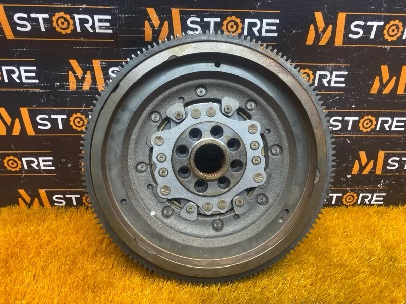Маховик Audi Q3 2012 06J105266R 8U CPSA