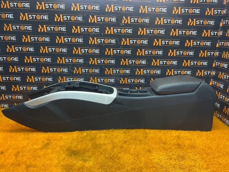 Подлокотник Audi A5 2013 8K0863244A 8T CDN