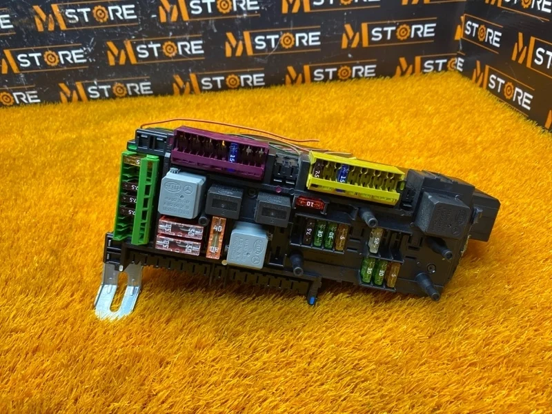 Блок предохранителей SAM Mercedes-Benz C-Class 2010 A2049001002 W204 271.860, задний