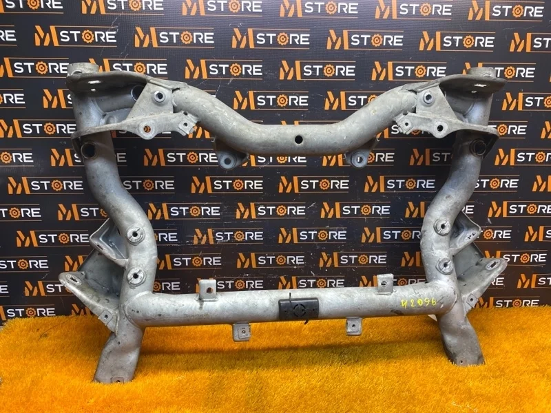 Балка поперечная (подрамник) Mercedes-Benz C-Class 2008 A2046280057 W204 272.947, передняя